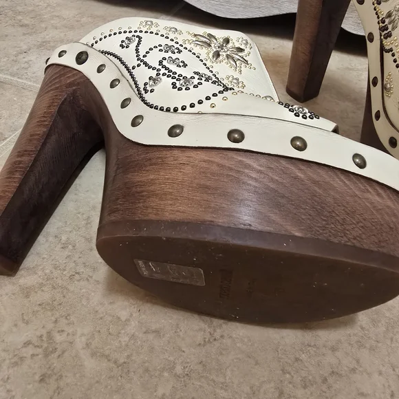 Roberto Cavalli Cream Embellished Beaded Women's Clog Mule Peep Toe Heels - Picture 4 of 8